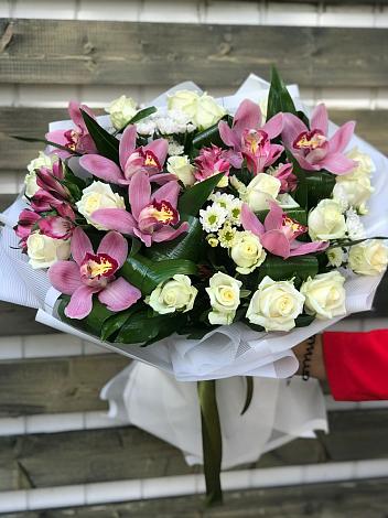 Букет цветов из: Розы и Хризантемы в Красночервонном
