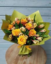 Букет цветов из:  Альстромерии и Розы в Красночервонном