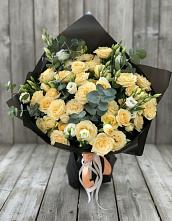 Букет цветов из:  Розы и Лизиантусы #REPLACE_PRED# Красночервонном