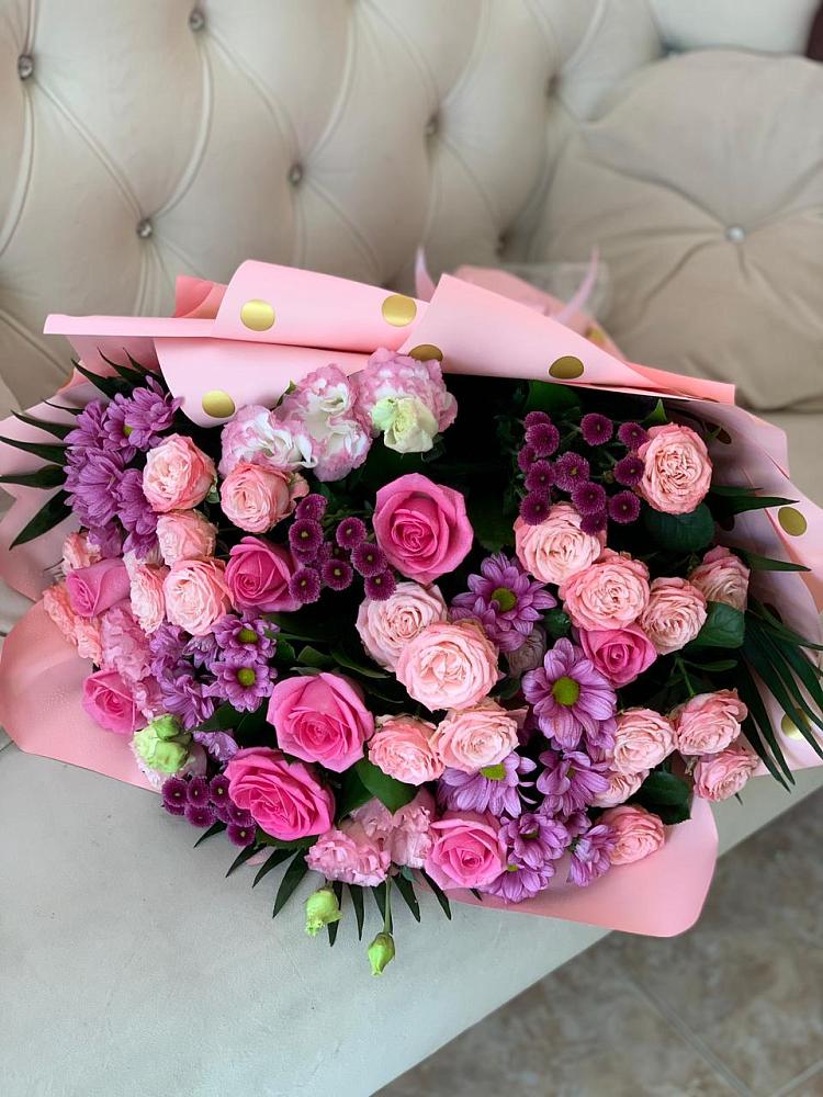 Букет цветов из: Хризантемы, Розы и Лизиантусы в Красночервонном