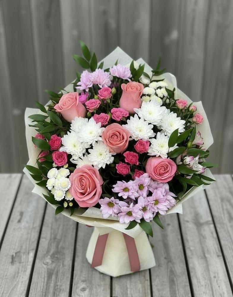 Букет цветов из: Альстромерии, Гвоздики, Розы и Хризантемы в Красночервонном