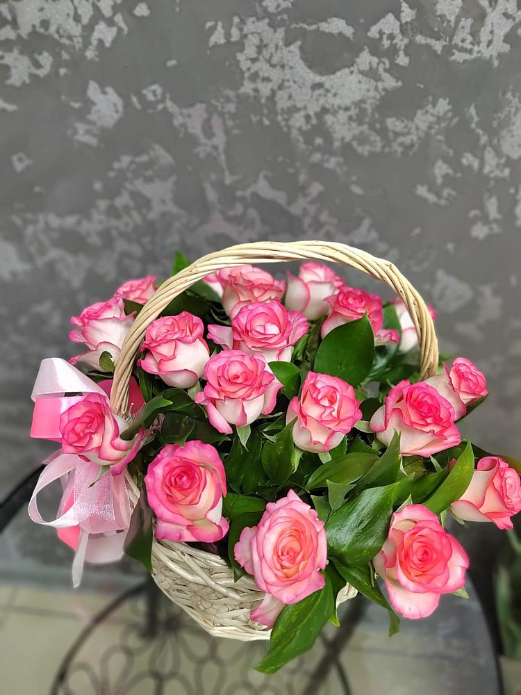 Цветочная композиция из Розы в корзине в Красночервонном