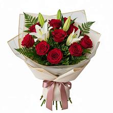 Букет цветов из:  Лилии и Розы в Красночервонном