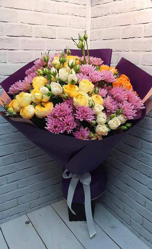 Букет цветов из: Хризантемы и Розы в Красночервонном