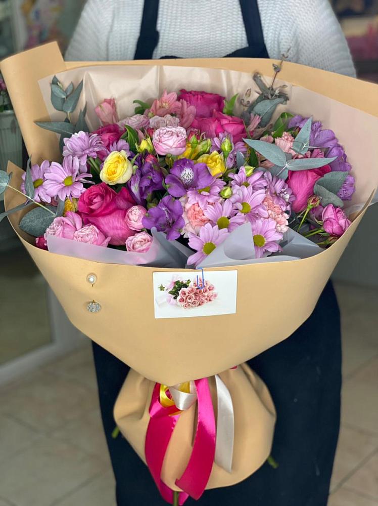 Букет цветов из: Хризантемы, Гвоздики и Альстромерии в Красночервонном