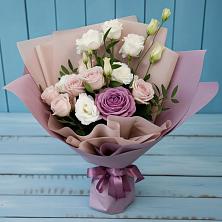 Букет цветов из:  Розы и Лизиантусы в Красночервонном