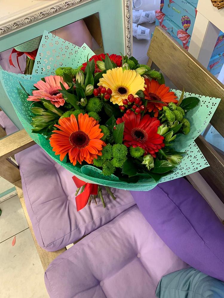 Букет цветов из: Герберы, Хризантемы и Альстромерии в Красночервонном