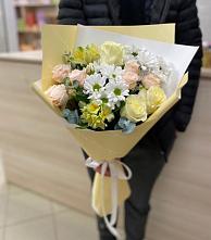 Букет цветов из:  Альстромерии, Розы и Хризантемы в Красночервонном
