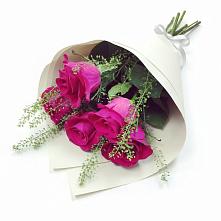 Букет цветов из:  Розы в Красночервонном