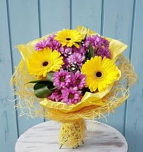 Букет цветов из:  Хризантемы и Герберы в Красночервонном