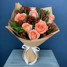 Букет цветов из:  Розы и Альстромерии в Красночервонном