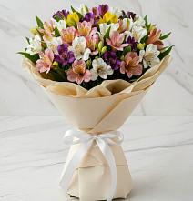 Букет цветов из:  Альстромерии #REPLACE_PRED# Красночервонном