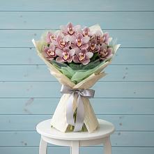 Букет цветов из:  Орхидеи и Розы в Красночервонном