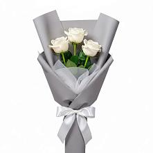 Букет 3 белые розы в Красночервонном