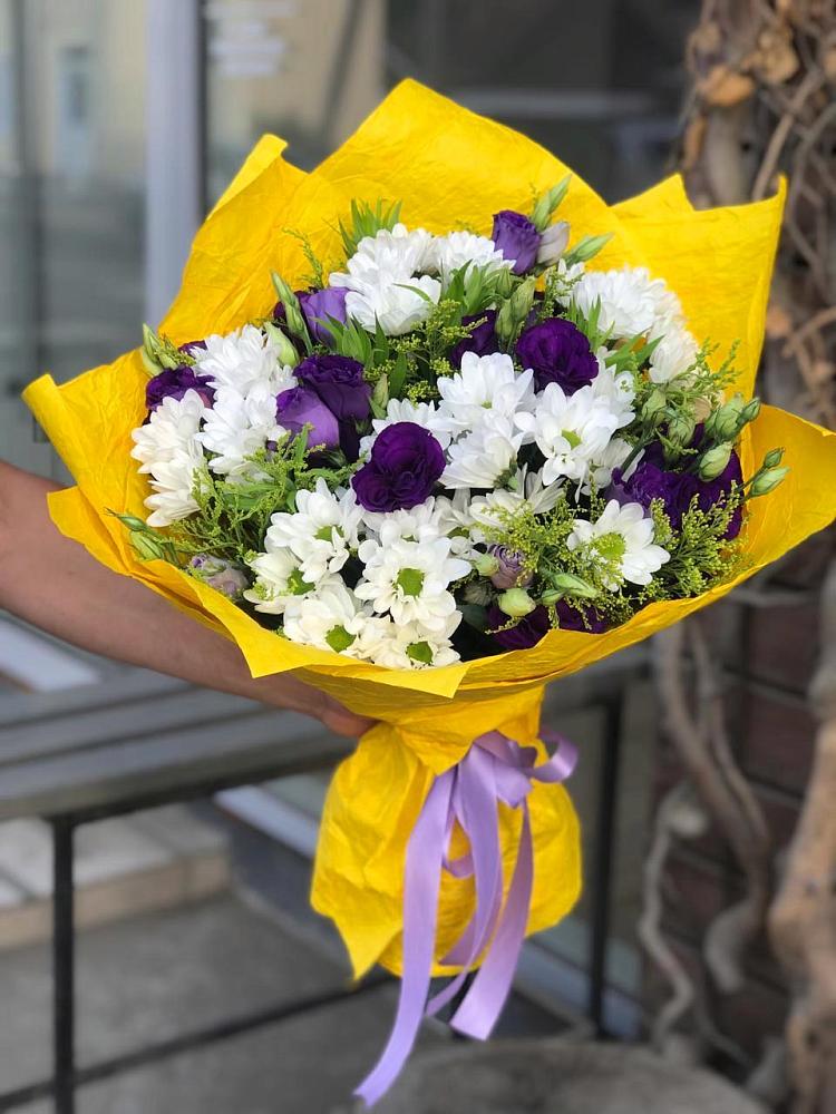 Букет цветов из: Ирисы, Хризантемы и Ромашки в Красночервонном