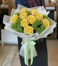 Букет цветов из:  Хризантемы и Розы в Красночервонном