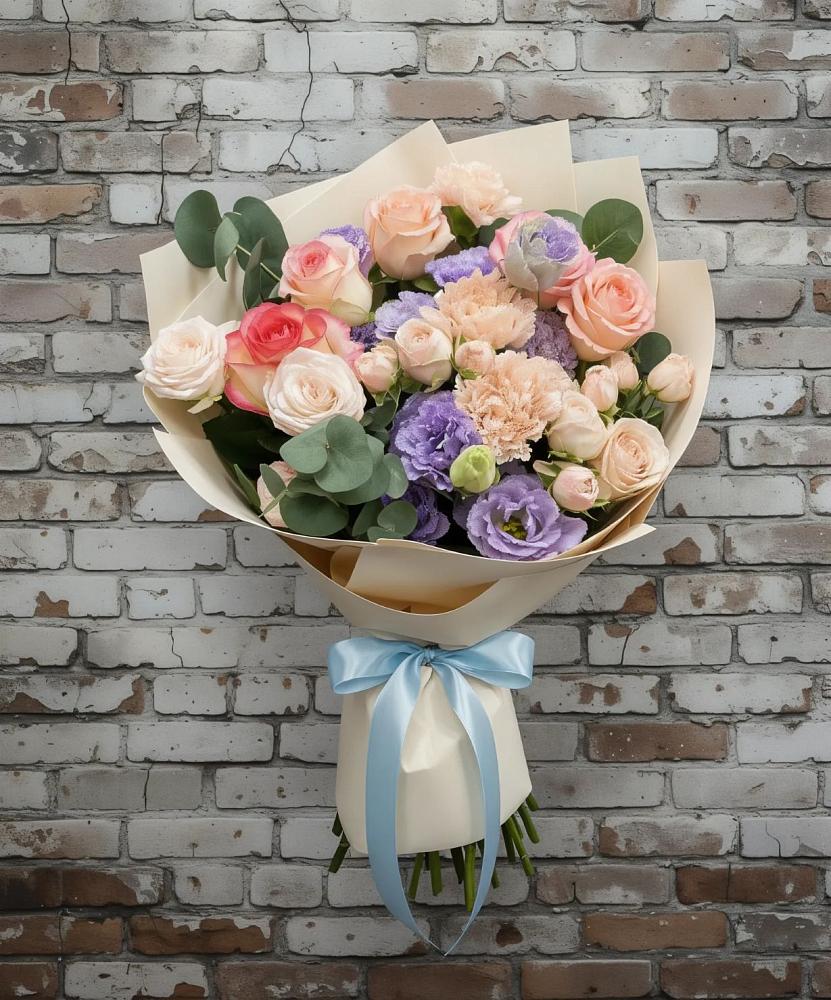 Букет цветов из: Розы, Лизиантусы и Гвоздики в Красночервонном