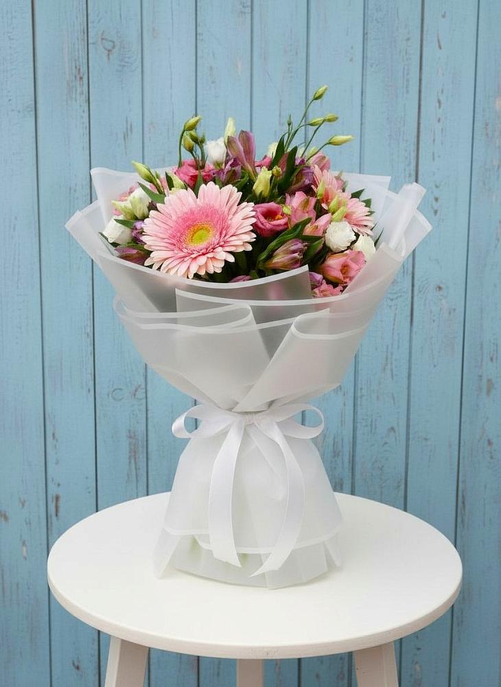 Букет цветов из: Герберы, Альстромерии и Лизиантусы в Красночервонном