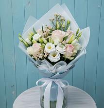 Букет цветов из:  Розы и Лизиантусы в Красночервонном