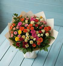 Букет Микс из разноцветных кустовых роз в Красночервонном